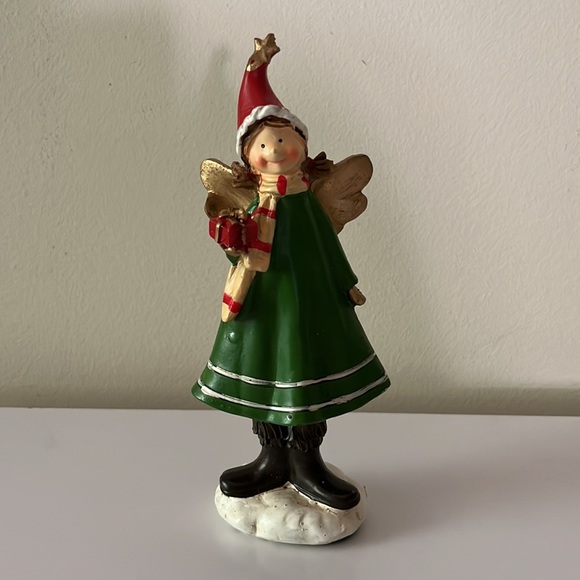 Four Christmas Elf/Angel Figurines - Picture 4 of 8